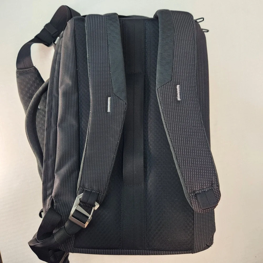 Thule Crossover 2 Convertible Laptop Bag Backpack Black 15.6 Inch Luggage